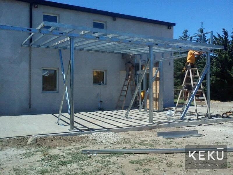 Montaje de la estructura y cubierta de la ampliación