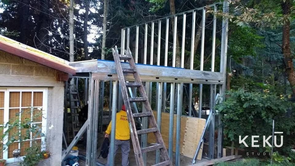 Perfiles de la ampliación junto a la construcción existente