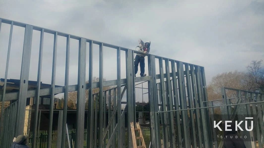 Paneles, aberturas y encuentros de la estructura metálica