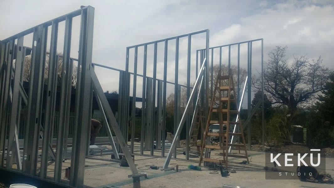 Paneles, aberturas y encuentros de la estructura metálica