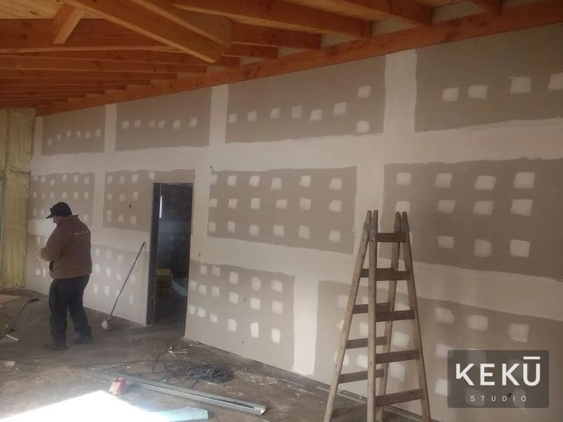 Revestimientos interiores y tratamiento de juntas en Las Bandurrias