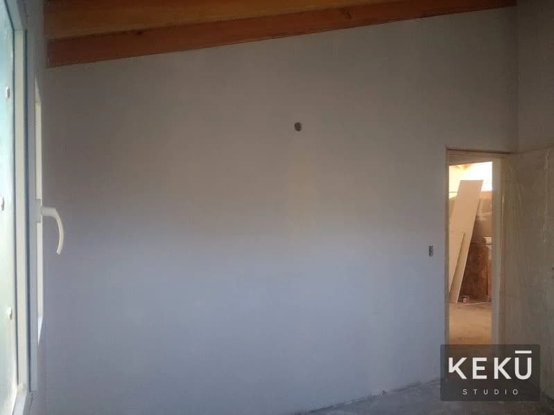 Avance de las terminaciones interiores bajo cubierta de madera