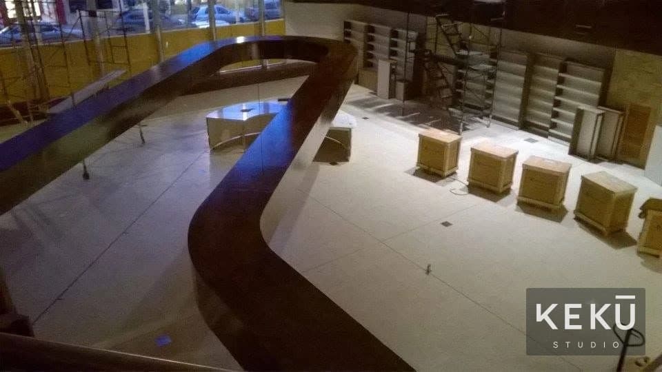 Revestimientos, iluminación y terminaciones del local