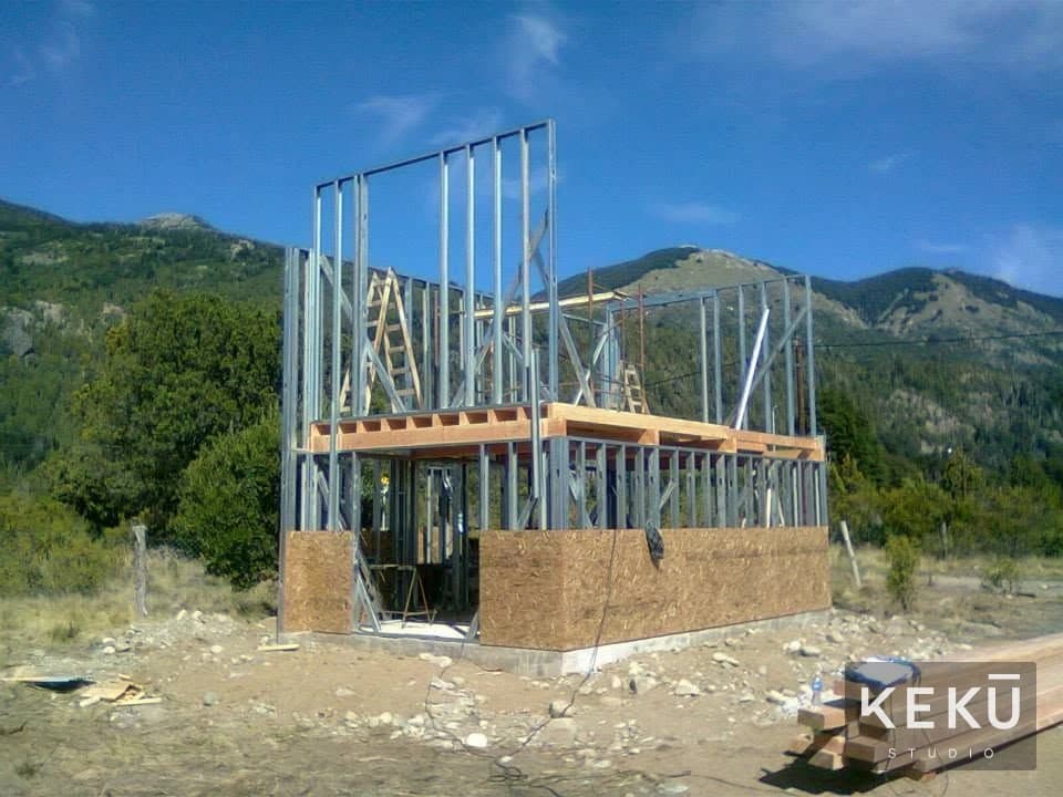 Estructura de perfiles metálicos de la vivienda en dos plantas
