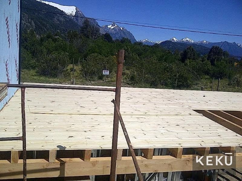 Detalle del entrepiso y la estructura de madera