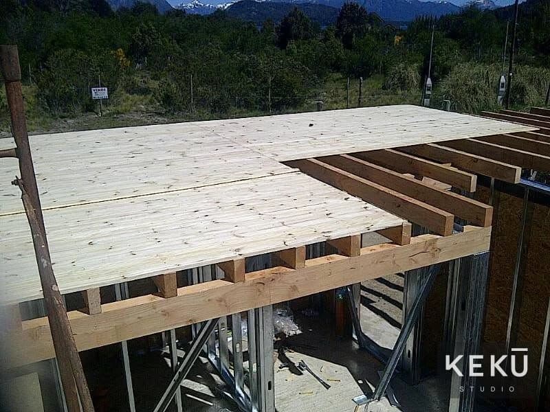 Detalle del entrepiso y la estructura de madera