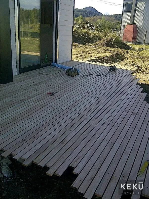 Construcción del deck y su estructura de apoyo