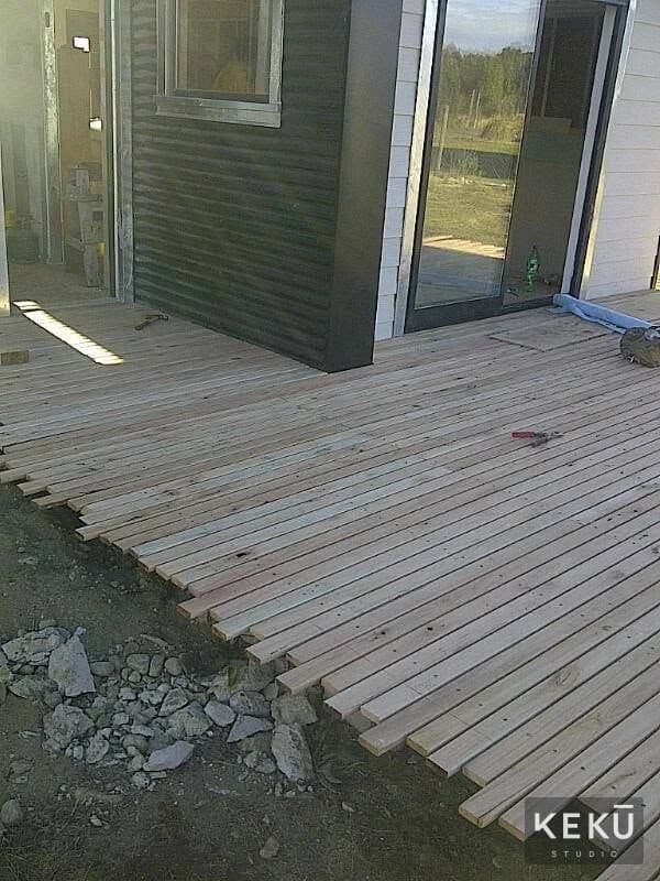 Construcción del deck y su estructura de apoyo