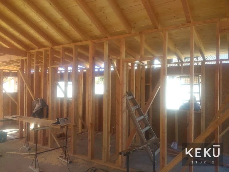 Estructura de madera de la vivienda en Dina Huapi