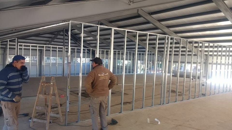 Montaje de tabiques de Steel Framing en nave industrial